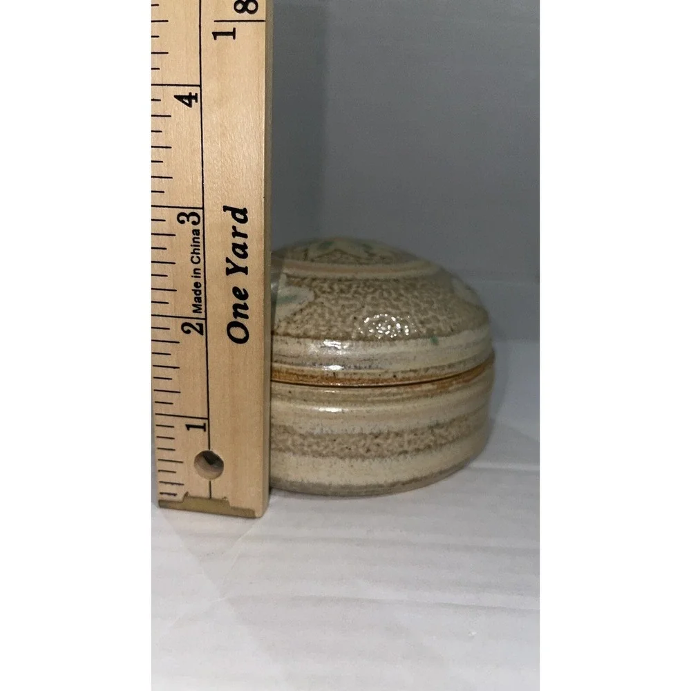 T Plasket Pottery Round Jar W/Lid